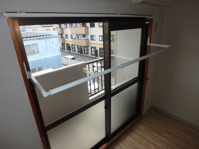 ＳＫマンションの設備|岡山市北区今　SKマンション　1K　室内物干し