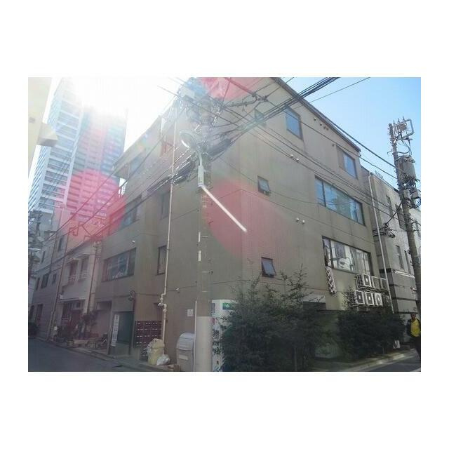 台東シューエックスビルの外観
