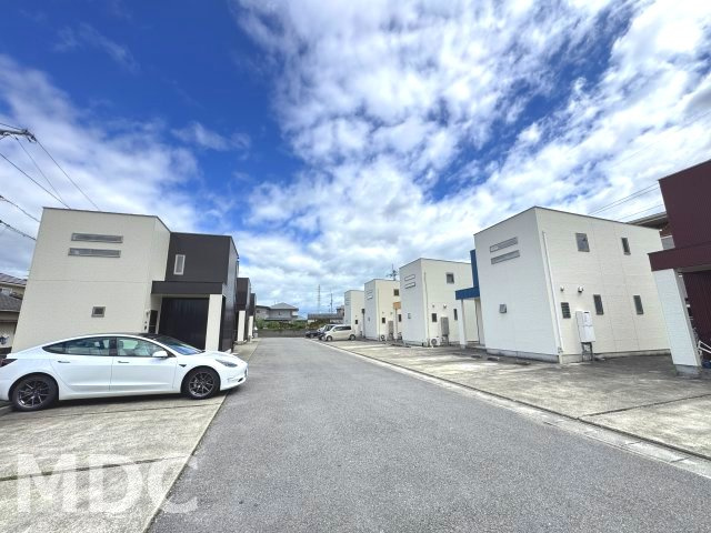 Fit-Cell 田宮の駐車場