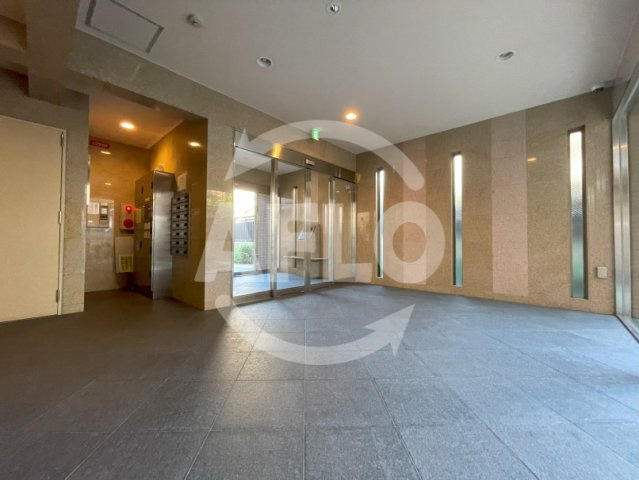 帝塚山　松寿庵　住吉小学校のロビー|帝塚山　松寿庵　ロビー