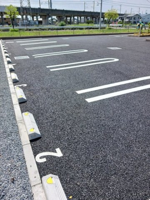 【駐車場】 | ロイヤル　信濃　Ｄ