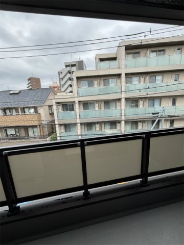 R-Residence南千束のバルコニー|陽当たり良好なバルコニーです