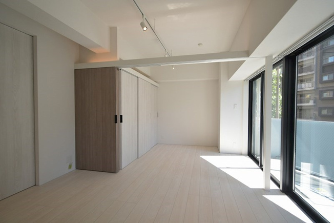 【居間・リビング】アクアスイート南森町