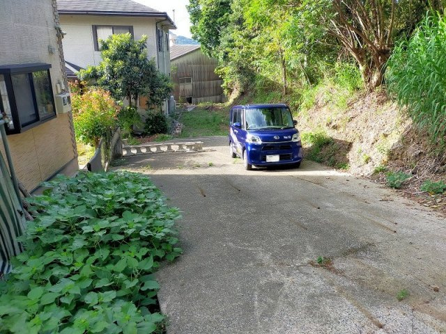 川棚町小串郷土地（471番地2）の周辺|敷地から入口を望む