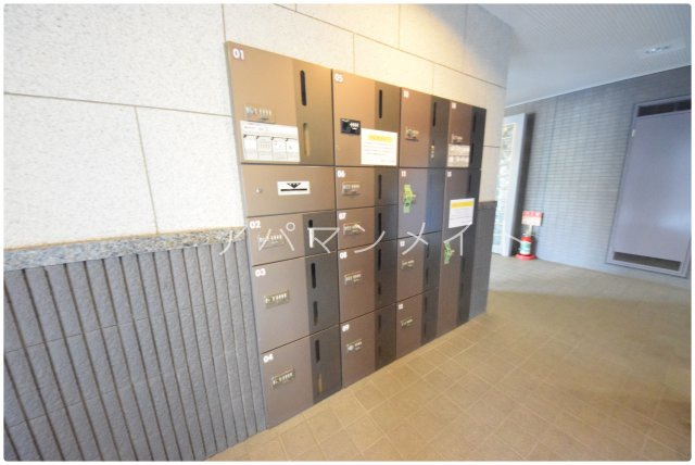【その他共用部分】 | 便利な宅配ＢＯＸ付き！