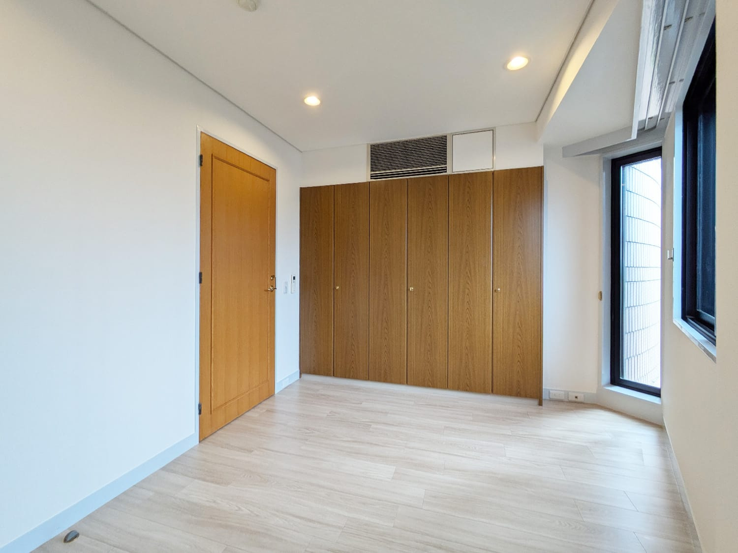 芦屋市三条町の賃貸マンションの洋室