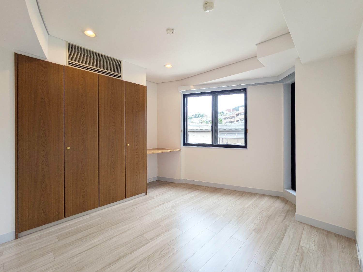 芦屋市三条町の賃貸マンションの洋室