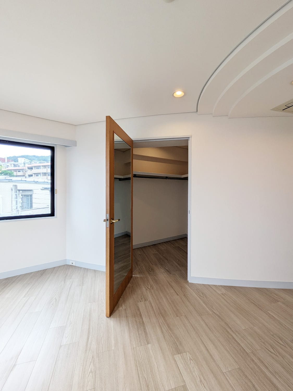 芦屋市三条町の賃貸マンションの居間・リビング