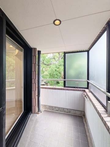 芦屋市三条町の賃貸マンションのバルコニー