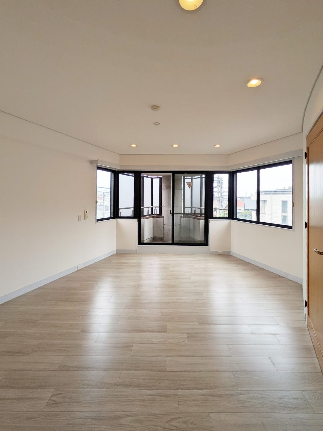 芦屋市三条町の賃貸マンションの居間・リビング