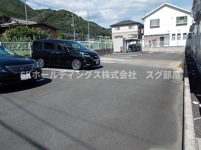 ガルテン　ヒューゲルⅡの駐車場