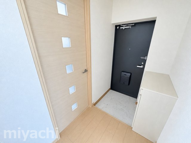 グランディール矢三Ｂの玄関