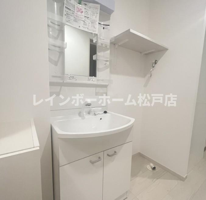 MELDIA二和向台の洗面所|明るい洗面所です
