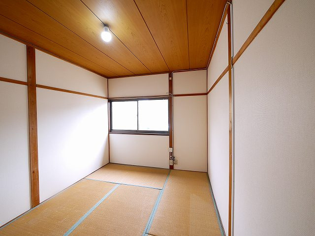 三条三和ハイツの和室