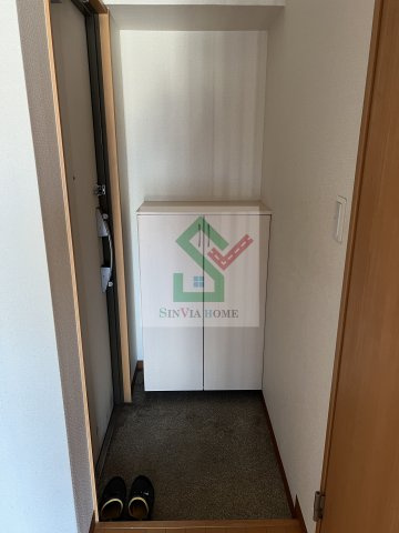 第四荒野ビルの玄関
