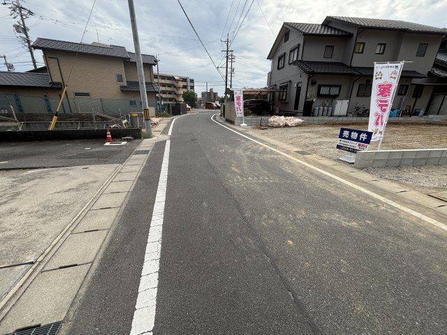 知立市弘法町弘法山14番地4『仲介手数料無料』新築一戸建て・建売の前面道路含む現地写真