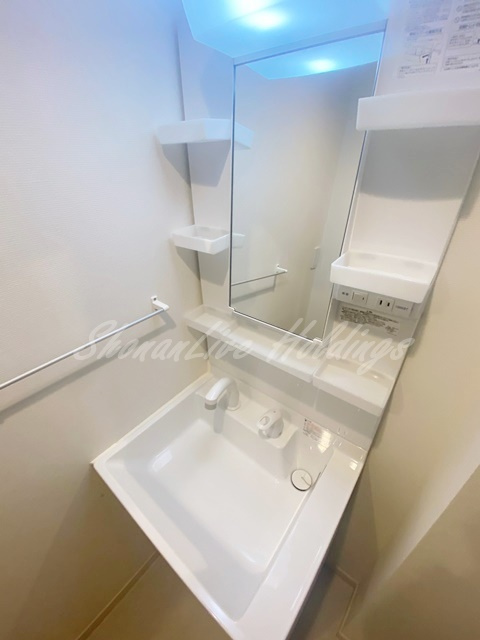 藤沢市川名１丁目の賃貸マンションの洗面所