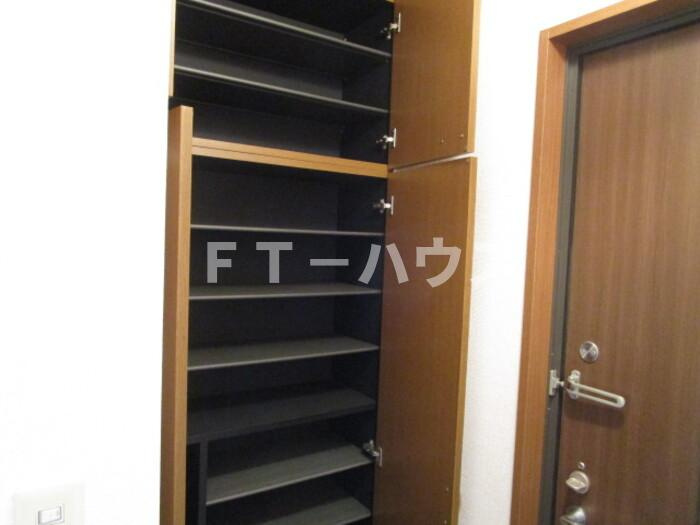 ヴィクトワール・コートの収納|トールシューズボックス