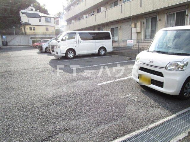 ヴィクトワール・コートの駐車場|駐車場（要空き確認）