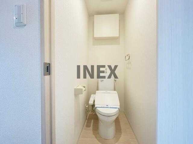 厚木市栄町１丁目の賃貸マンションのトイレ