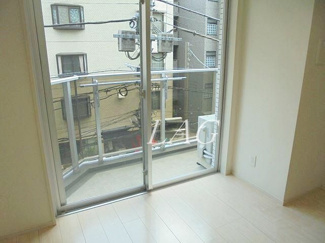 【居間・リビング】 | アルティザ東麻布 | 洋室のお部屋です。