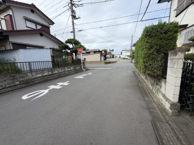 【前面道路含む現地写真】 | 行田市長野　【二世帯住宅】　4LDK
