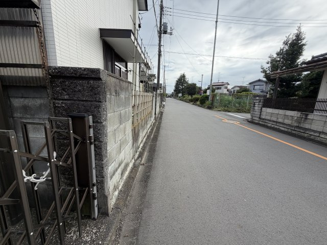 【前面道路含む現地写真】 | 行田市長野　【二世帯住宅】　4LDK