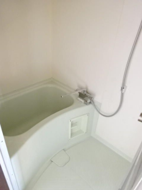 松戸市大金平４丁目のアパートの浴室|※別部屋参考写真