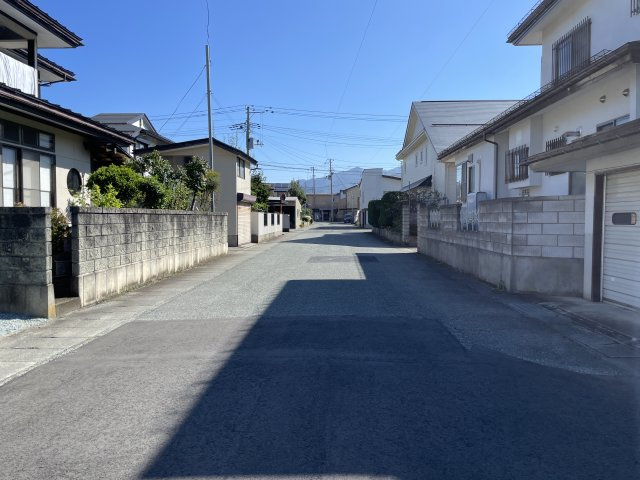 【前面道路含む現地写真】 | 【新築分譲住宅　～Sumika～】　リリーフ柏木　☆全1棟☆ | 忙しく過ぎゆく日常を忘れ去るほど、ゆったりした時間が流れる住環境。『快適』は「家」と「街」と「環境」が調和した時に訪れることだと改めて感じさせてくれます。