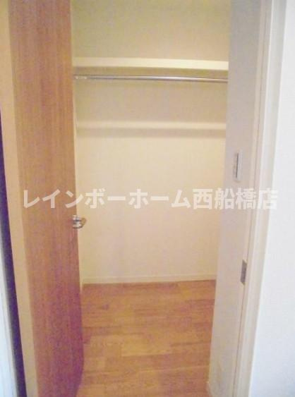 市川市中山３丁目のアパートの収納