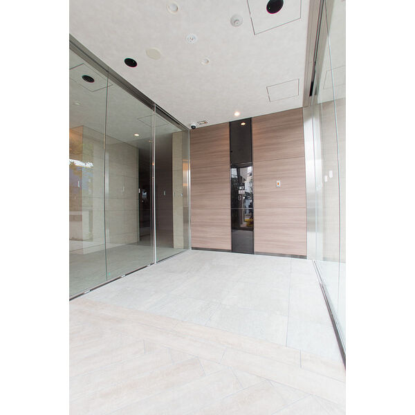 ソルテラスOSAKA EAST GATEのエントランス
