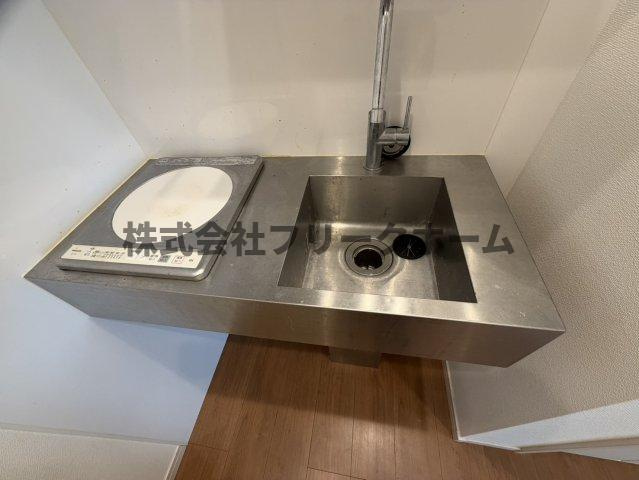 小金井市緑町５丁目のアパートのキッチン