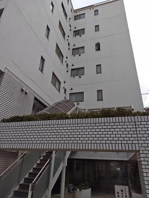 ホワイトヒル清水の外観