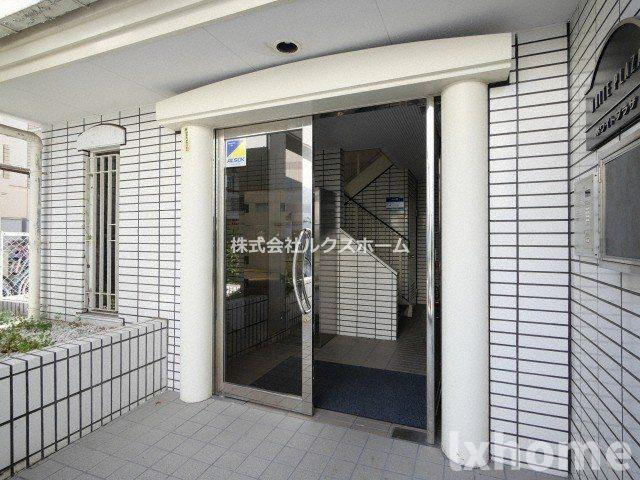 ホワイトプラザのエントランス|落ち着いたエントランスです