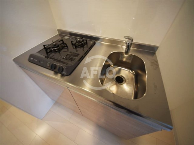 ヒュッテンベルケ大阪なんばのキッチン|ヒュッテンベルケ大阪なんば　ガス2口コンロシステムキッチン