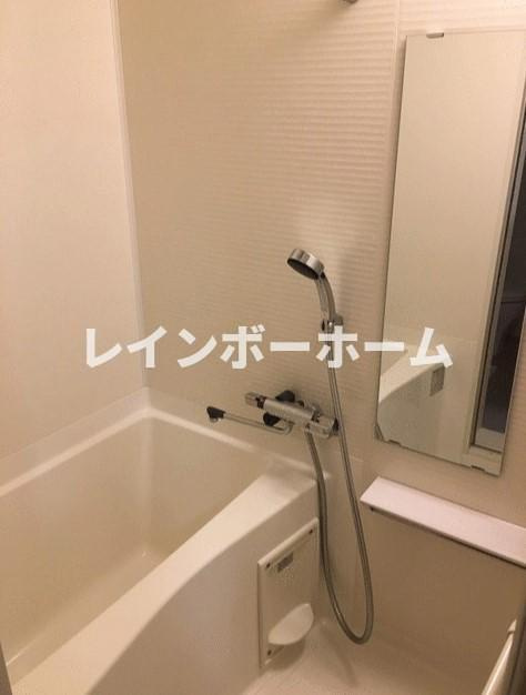 ベルメント本八幡の浴室