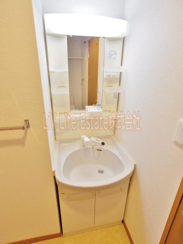 小平市小川東町５丁目の賃貸マンションの洗面所