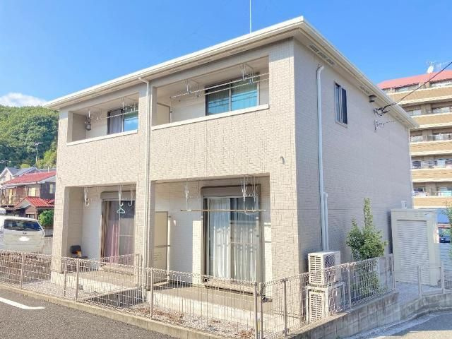 多摩市和田のアパートの外観