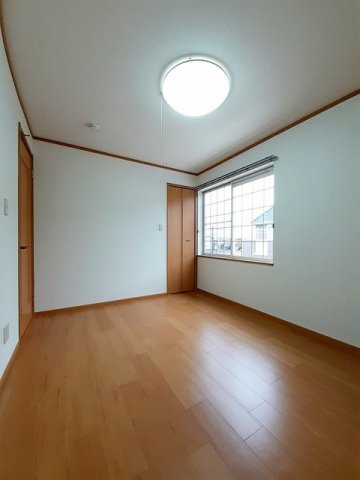 内装は落ち着いています