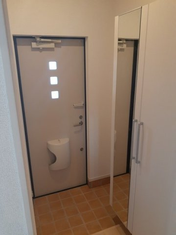 明るい玄関です