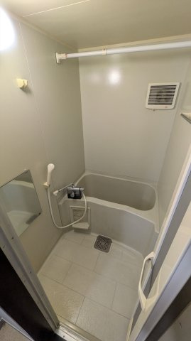 コンパクトで使いやすいお風呂です