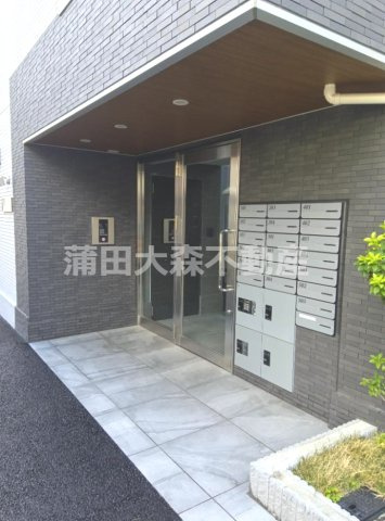 インヴェスタ大森東のエントランス