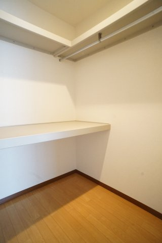 カノンコートの収納|※同建物・反転タイプの間取です。