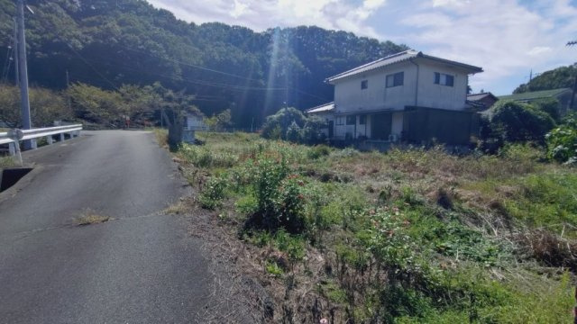 矢掛町小林売地の前面道路含む現地写真