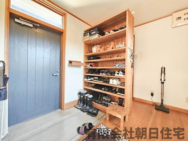 【玄関】 | 汐手が丘中古戸建 | きれいな玄関です