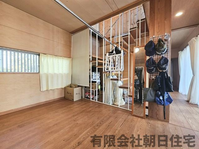 【洋室】 | 汐手が丘中古戸建 | 落ち着いた色調の洋室です