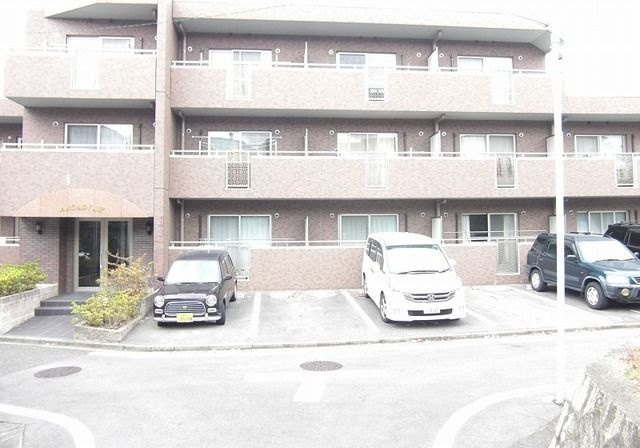アルカディアⅦ(7)の駐車場