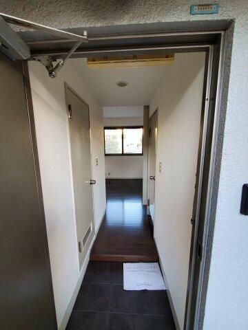 上智マンションの玄関
