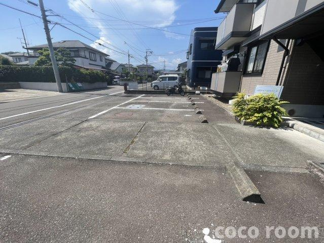 ブリスベントⅡの駐車場
