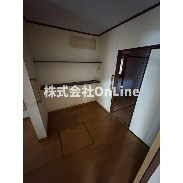 西山本5丁目戸建ての居間・リビング